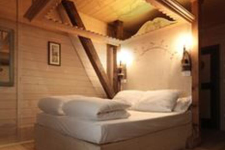 Room 15 of 65
