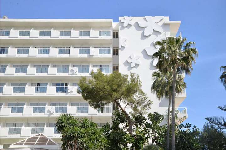 Hotel 72 of 74