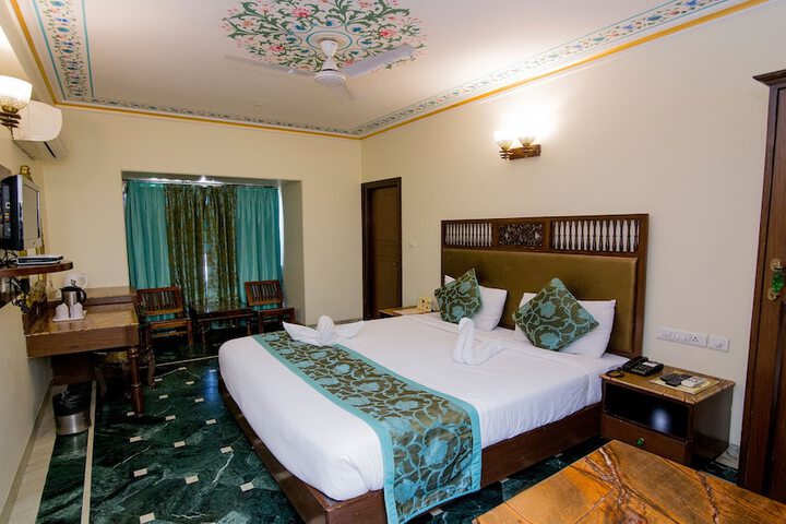 Room 14 of 35