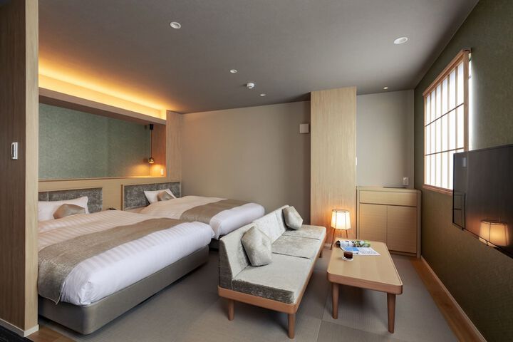 Room 17 of 47