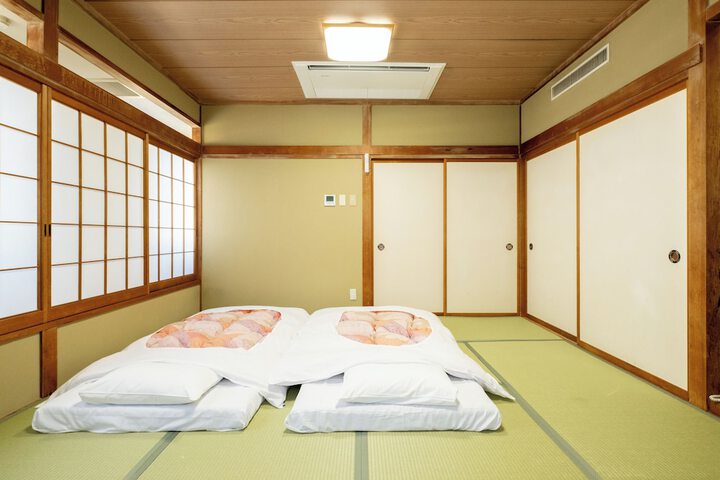Room 27 of 67