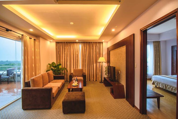 Room 13 of 72