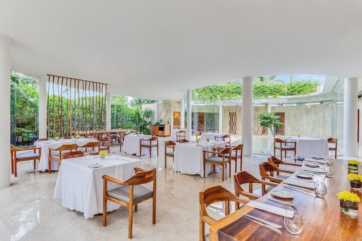 Dining 112 of 206
