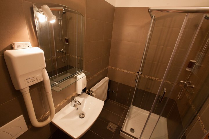 Room 15 of 20