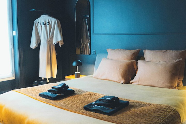 Room 9 of 28