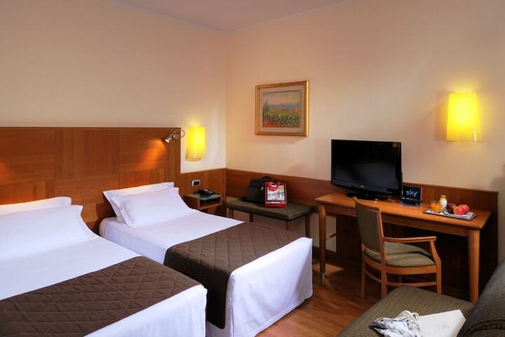 Room 21 of 111