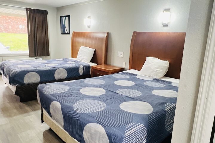 2 Queen Beds (9 of 19)