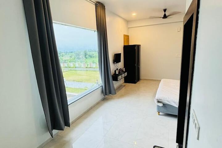Room 8 of 24