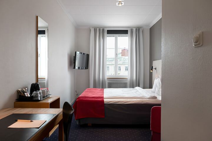 Room 15 of 84