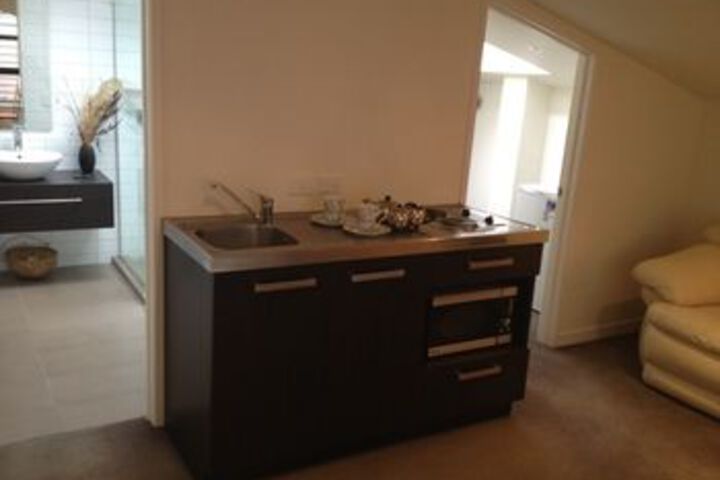 Room 16 of 18