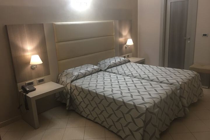 Room 19 of 188