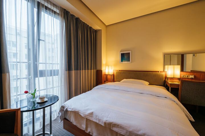 Room 42 of 156