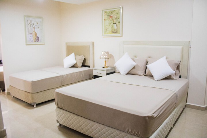 Room 11 of 24