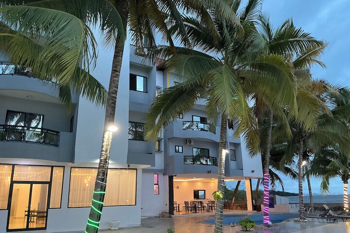 Hotel 77 of 80
