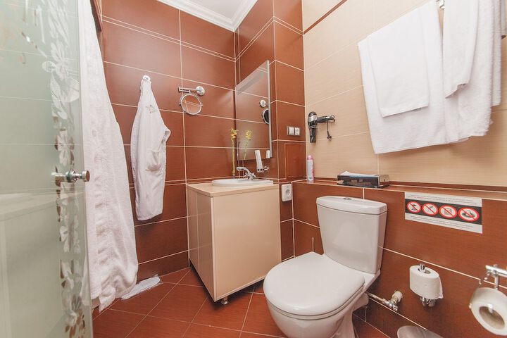 Room 42 of 48