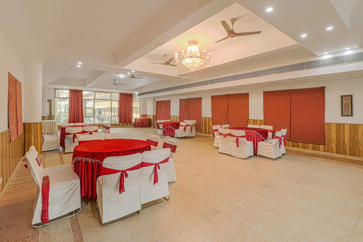 Ballroom/Hall 42 of 46