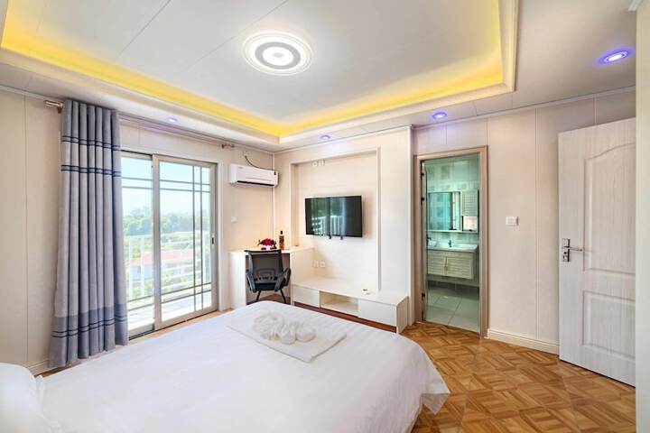 Room 12 of 87