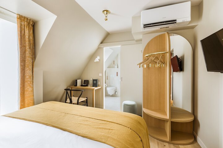 Room 13 of 44