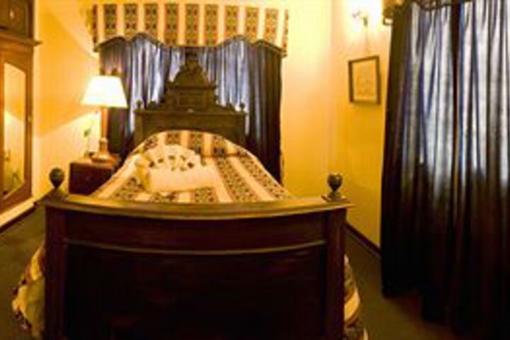 Room 9 of 26