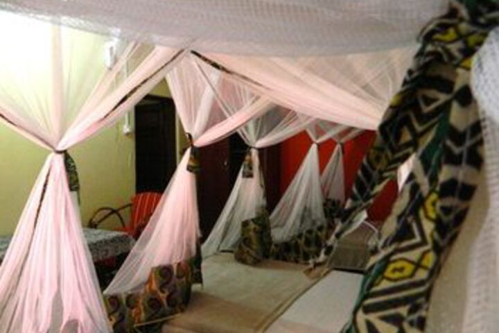 Room 10 of 28