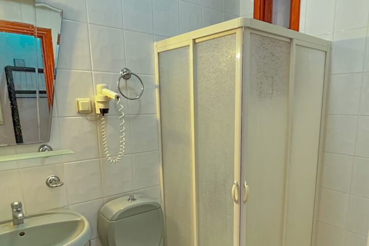 Room 32 of 139