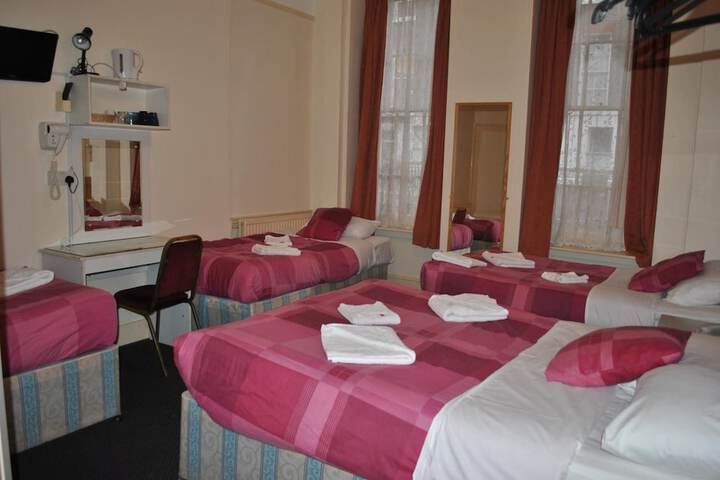 Room 35 of 40
