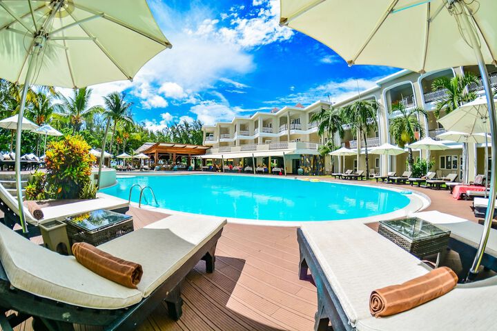 Pool Hotel