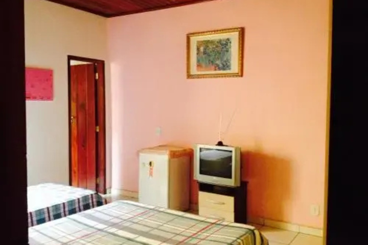Room 3 of 10
