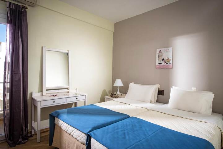 Room 5 of 33