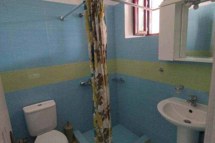 Room 65 of 102