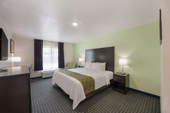 Room 8 of 38