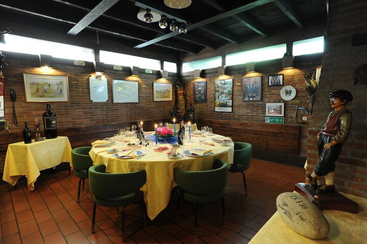 Dining 56 of 98