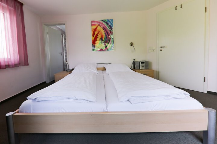 Room 4 of 17