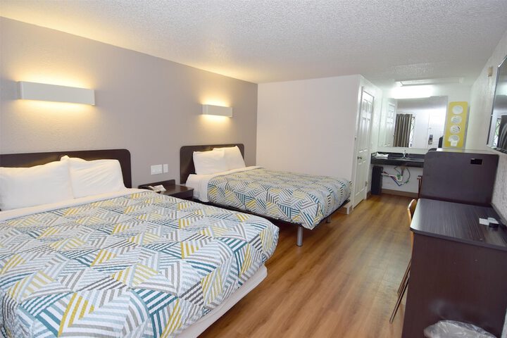 Room 4 of 26
