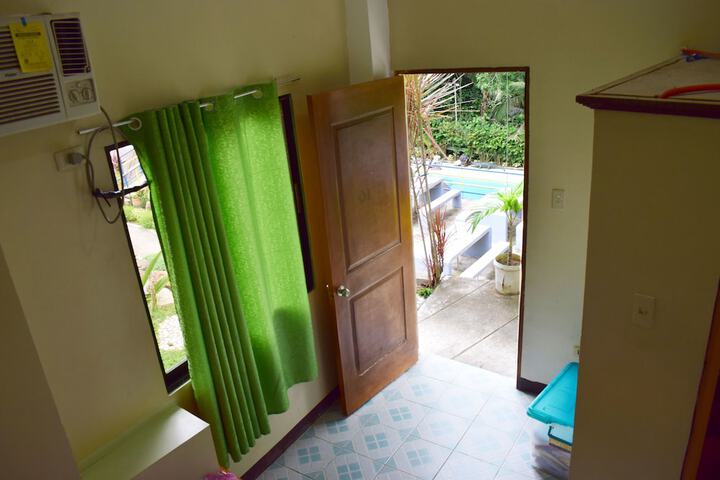 Room 19 of 37