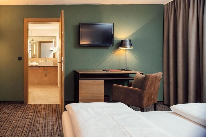 Room 21 of 66