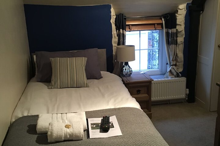 Room 4 of 38
