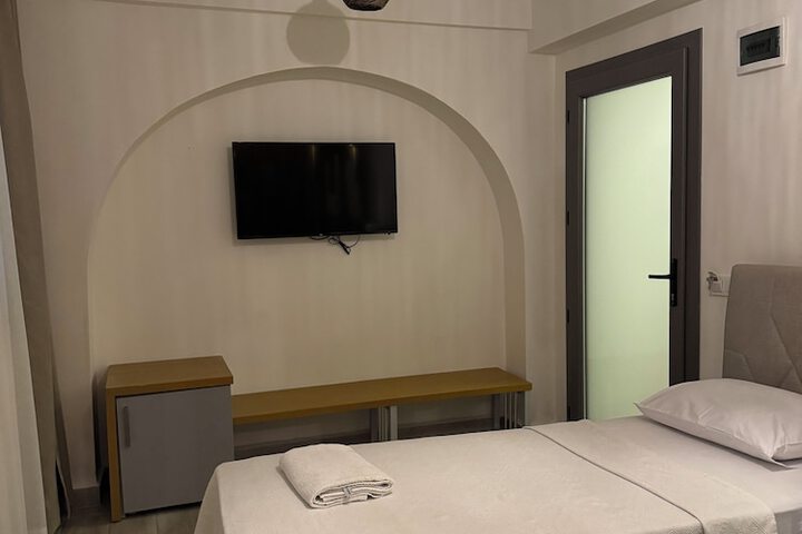 Room 28 of 74