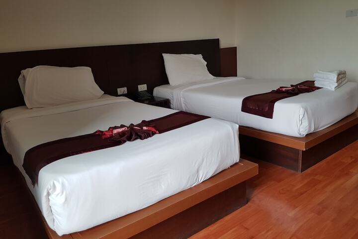 Room 35 of 79