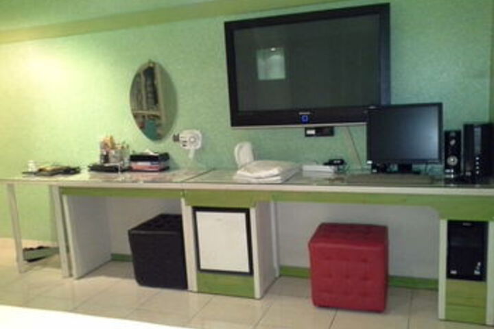 Room 57 of 68