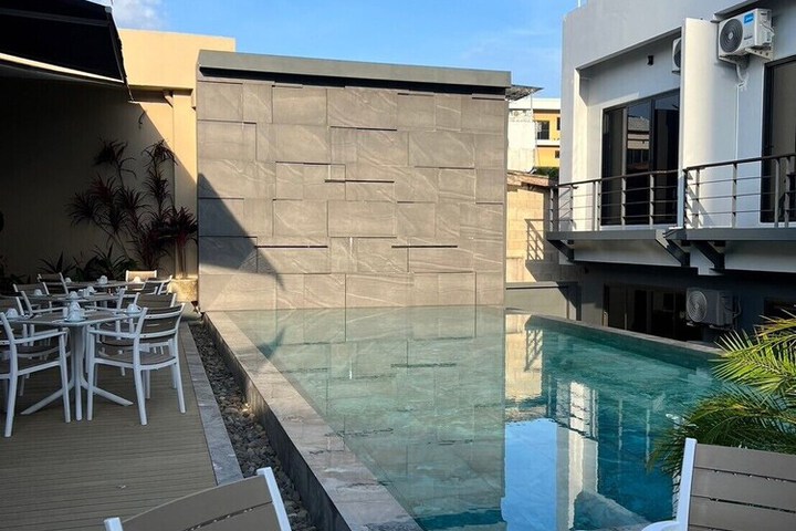 Pool 30 of 49