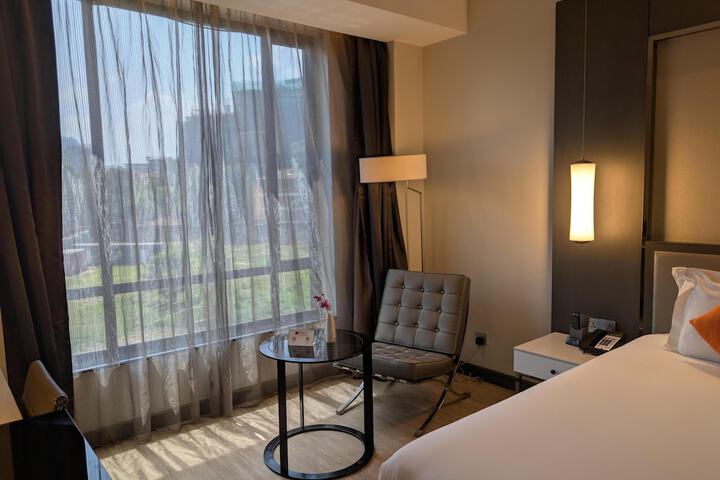 Room 34 of 86