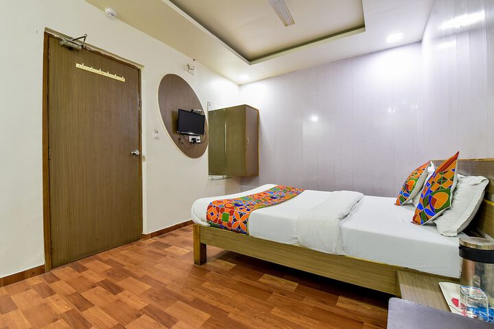 Room 14 of 30