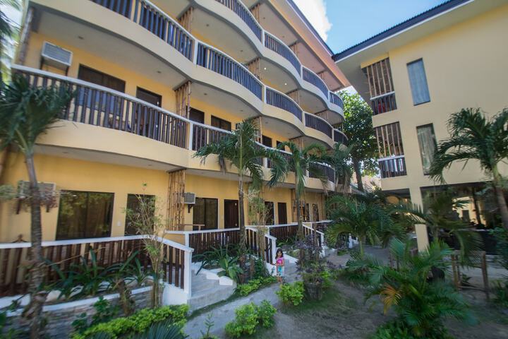 Hotel Exterior 115 of 115