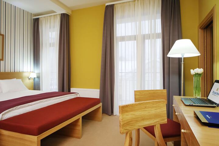 Room 19 of 61