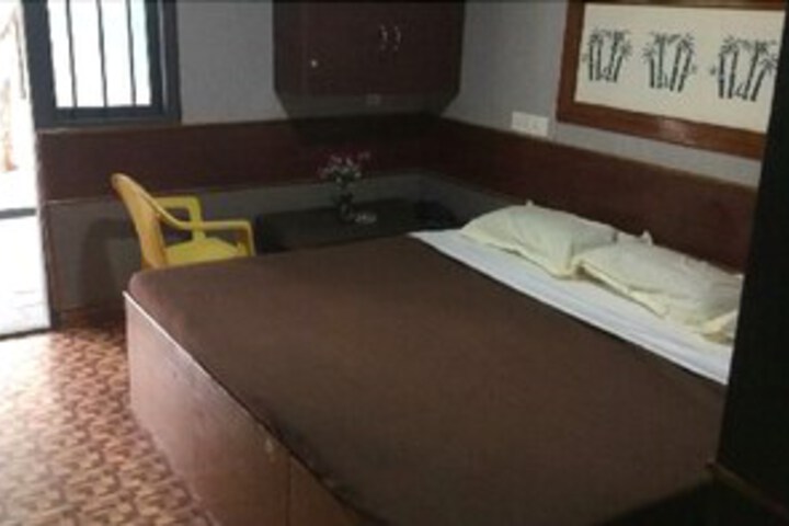 Room 11 of 13