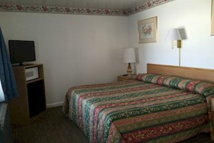 Room 9 of 15