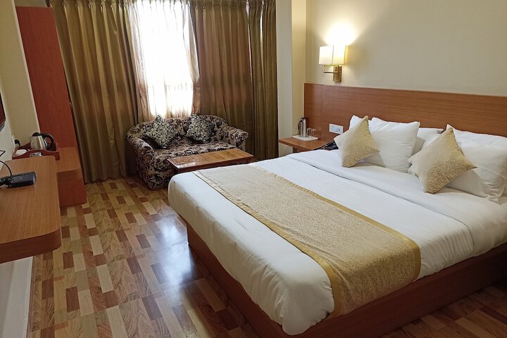 Room 9 of 26