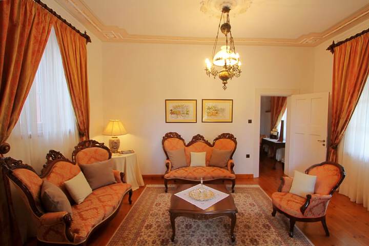 Room 15 of 79