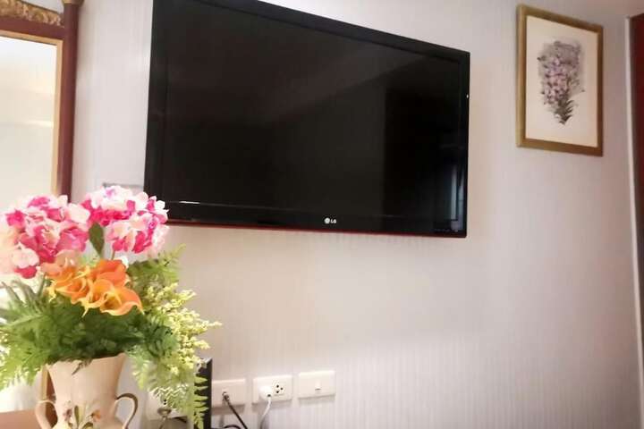 Room 4 of 70